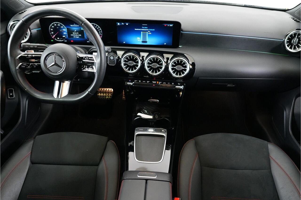 Mercedes-Benz A-KLASSE 250 e AMG Night PHEV 218 pk | Trekhaak | Virtual | Camera | Stl. verw. | Sfeerverl. | Dodehoek |