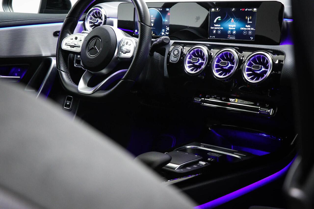 Mercedes-Benz A-KLASSE 250 e Premium Plus | SFEERVERLICHTING | DAB | APPLE | 18" | AMG |