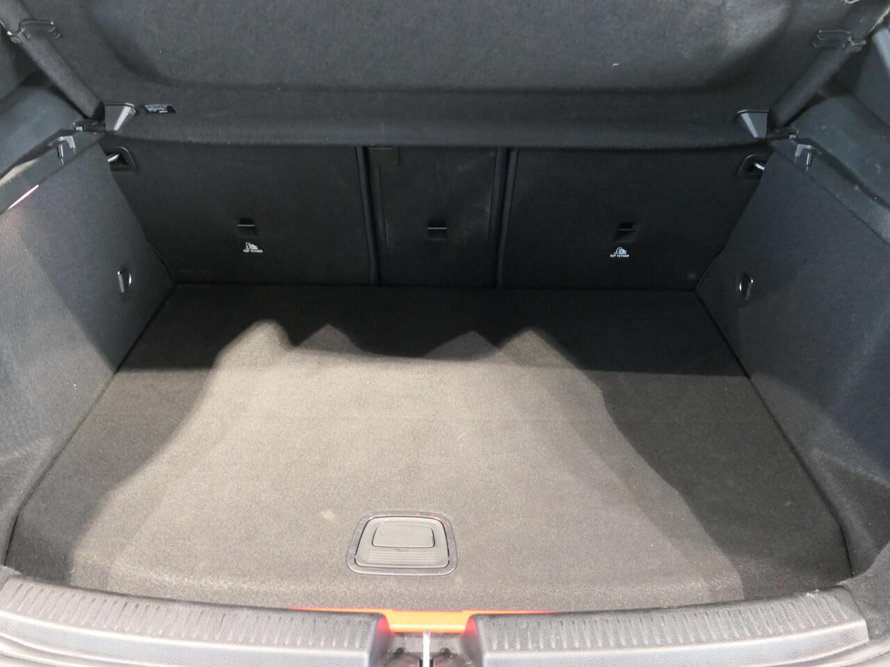 Mercedes-Benz A-KLASSE 250 e AMG Line - Occasion Lease vanaf ¤579 p/m - Camera - DAB - bluetooth - cruise