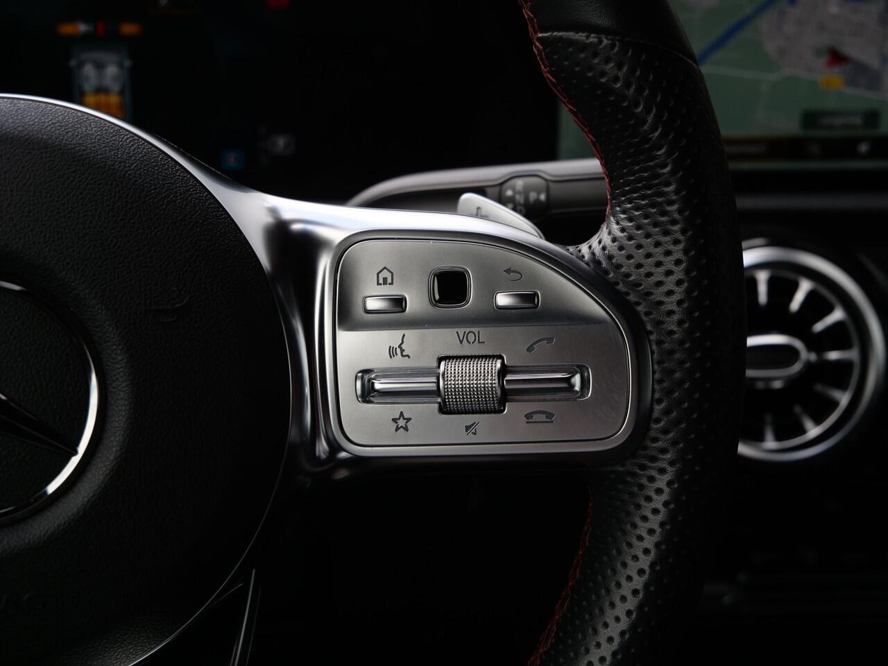 Mercedes-Benz A-KLASSE 200 164pk Business Solution AMG AUTOMAAT AMG-styling / LED-koplampen / Camera