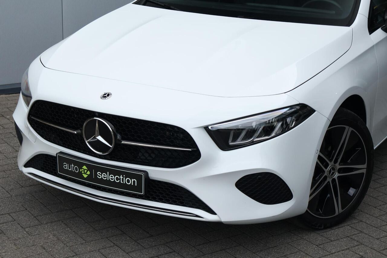 Mercedes-Benz A-KLASSE 250 e Luxury Line / 360 view / Adaptive Cruise / Ambientlight / Stoelverw