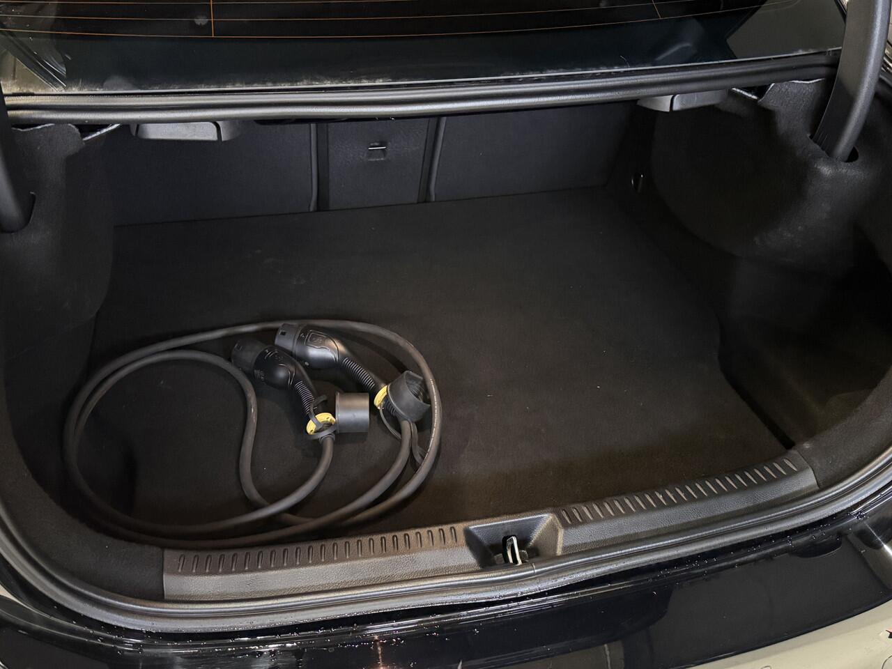 Mercedes-Benz A-KLASSE 250 e Business Solution | Sfeerverlichting | Apple Carplay | Camera