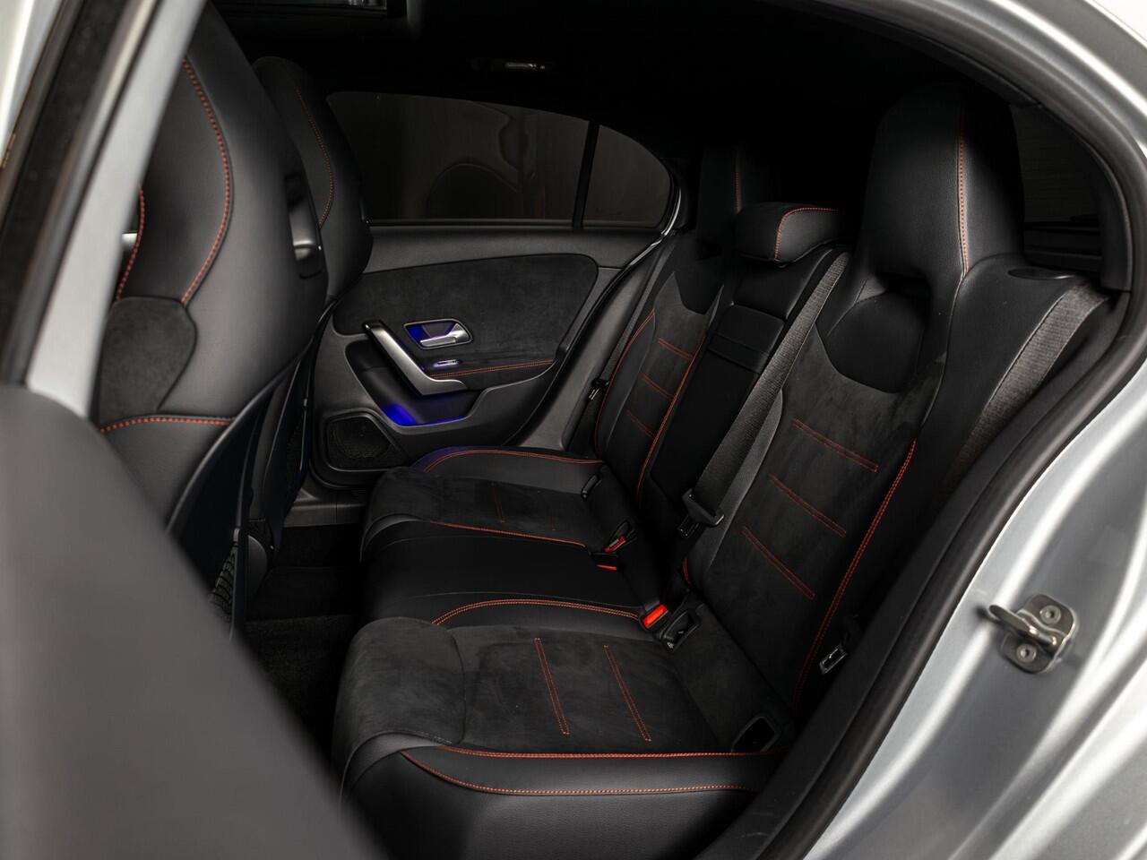 Mercedes-Benz A-KLASSE Hatchback 180 Star Edition Panorama dak