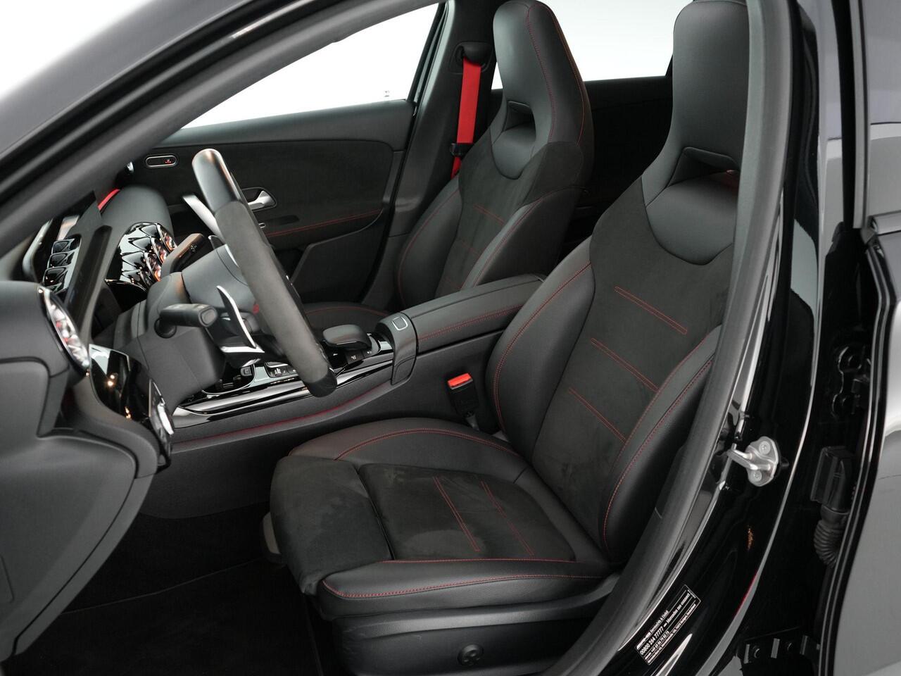 Mercedes-Benz A-KLASSE 45S AMG 420pk 4MATIC+ Premium Plus |Aero pakket|panoramadak|Burmester|memory|Apple Carplay|stoelverwarming|ambient light|draadloos laden|achteruitrijcamera|