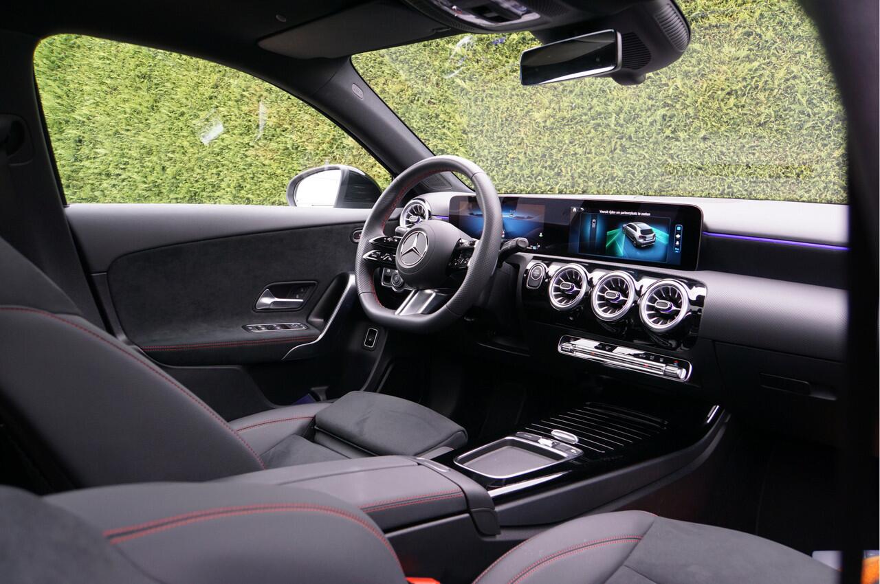 Mercedes-Benz A-KLASSE A 250 e AMG Line Night Facelift | Pano Carplay Distronic Sfeer