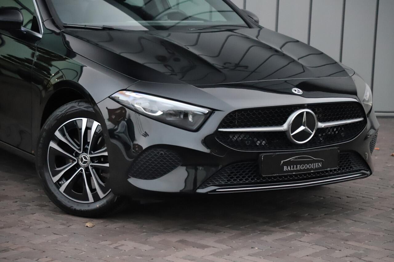 Mercedes-Benz A-KLASSE 250e Business Solution | 218PK | Pano | Multibeam | Widescreen | Stoel/Stuurwielverw. | Distronic+ | Standkachel | 2024.