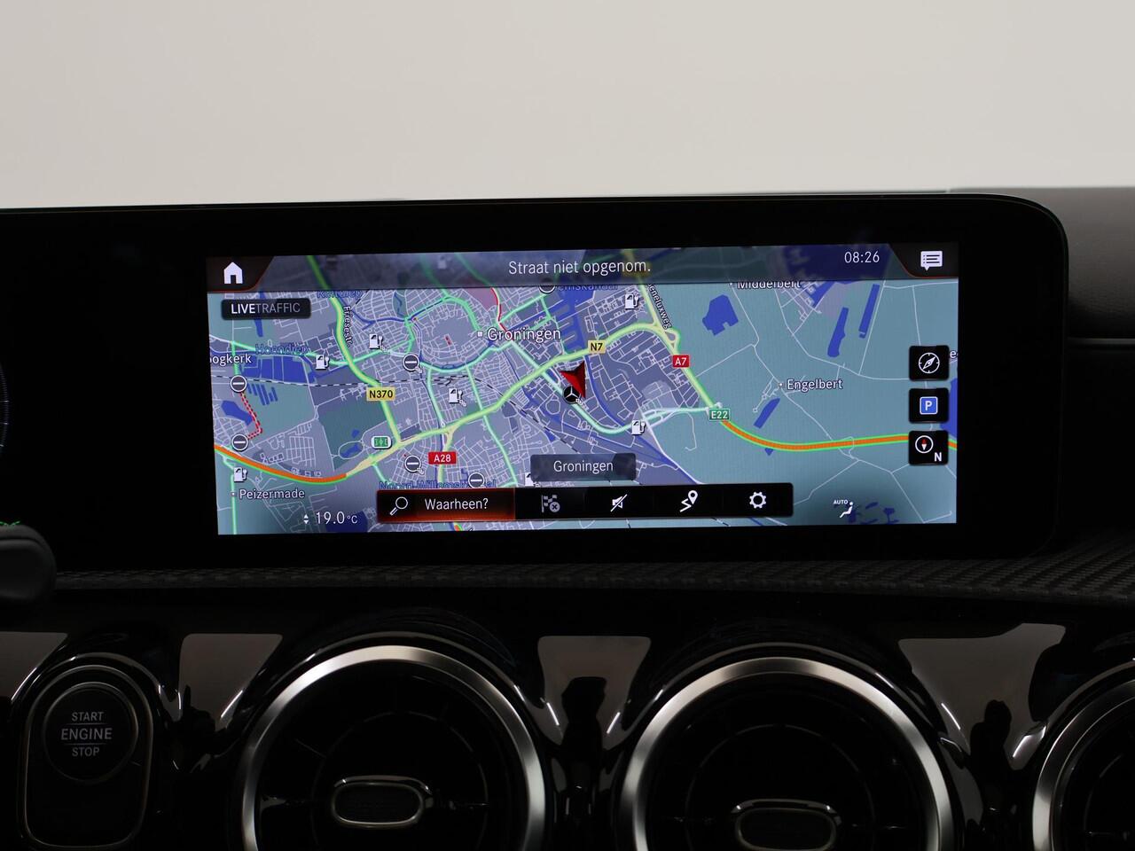 Mercedes-Benz A-KLASSE 250 e Business Line | Panoramadak | Rijassistentiepakket Plus | Stoelverwarming | Widescreen | Achteruitrijcamera |