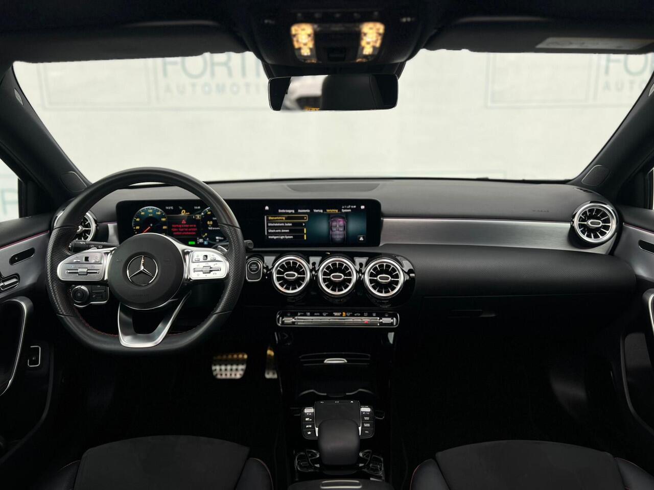 Mercedes-Benz A-KLASSE 250 e Business Solution AMG Limited NL-AUTO | PANO| SFEEVERL | CAMERA | MEMORY |