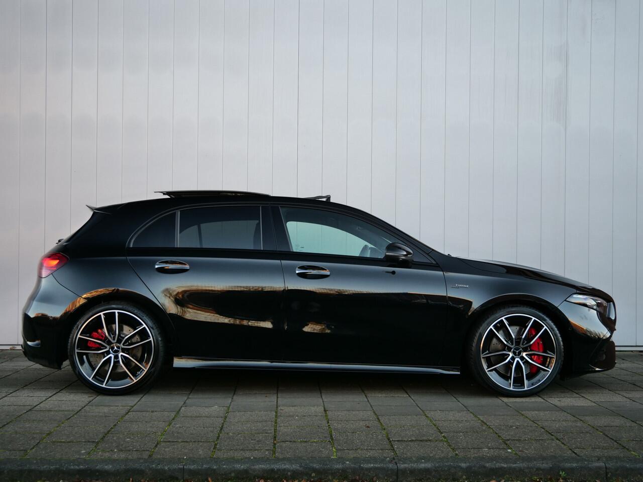 Mercedes-Benz A-KLASSE AMG 35 4MATIC 306 Pk Automaat Navi / Leer / Camera / Schuifdak / AMG Line Plus