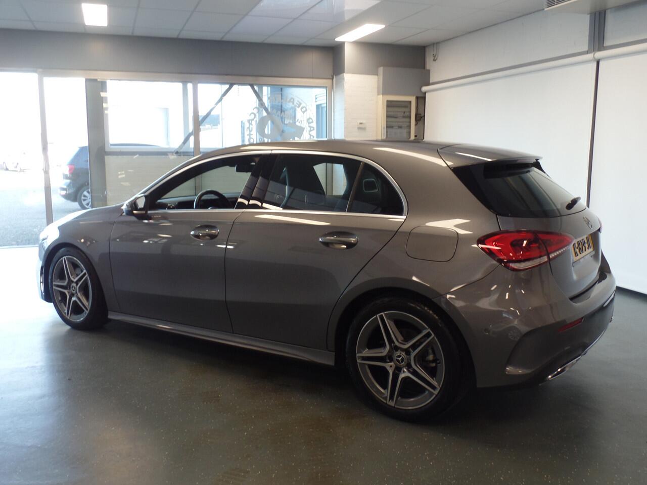 Mercedes-Benz A-KLASSE 160 Advantage AMG pakket!! Full options, Navigatie, Achteruitrijcamera, Pdc V/A, Xenon, Sportstoelen, Alcantara/Leder, Led verlichting, Cruise controle, Lm velgen 18'', Nederlandse auto!! Bovag afleverpakket 695,-
