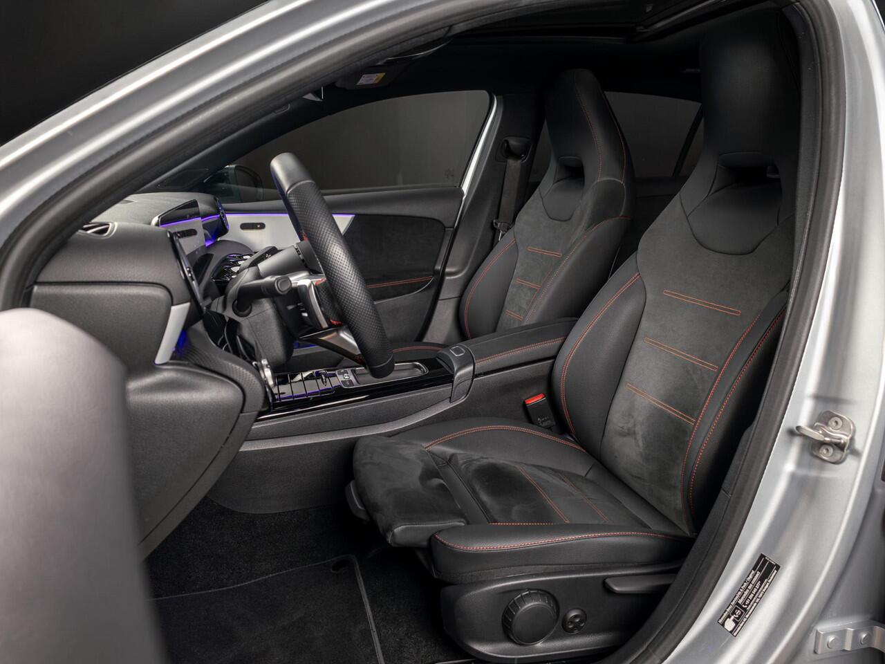 Mercedes-Benz A-KLASSE Hatchback 180 Star Edition Panorama dak