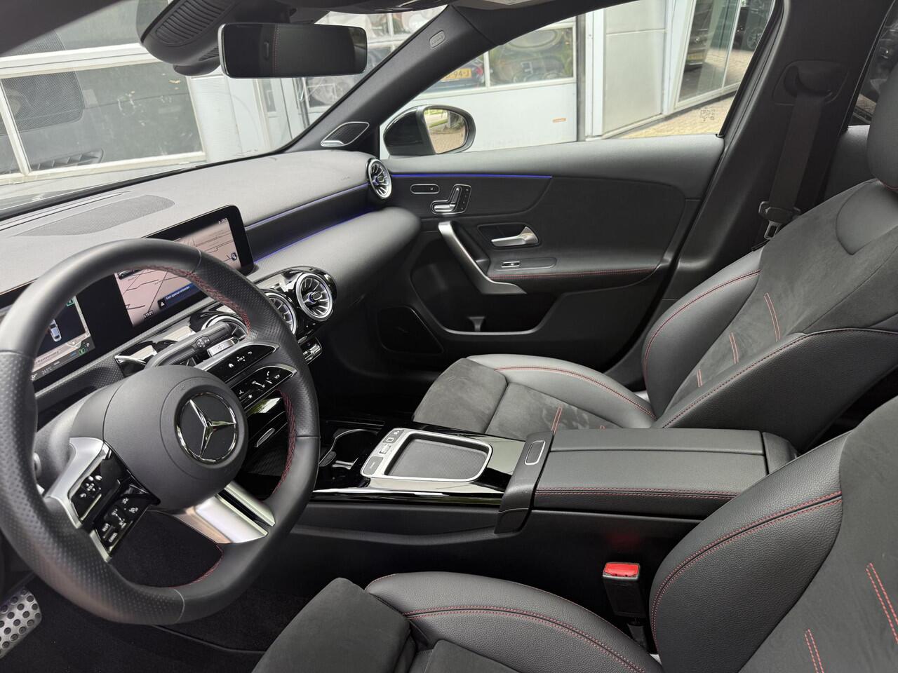 Mercedes-Benz A-KLASSE 180 AMG line | Premium Plus | Panoramadak | HUD |