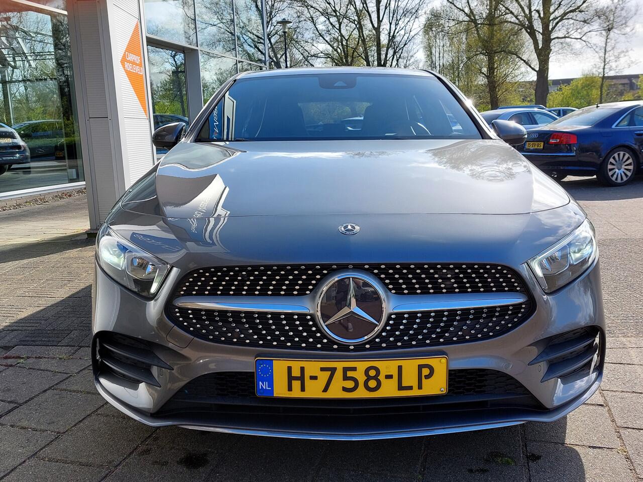 Mercedes-Benz A-KLASSE 180 136pk Automaat Business Solution AMG | Origineel NL | Navi | Apple Carplay+Android Auto | Clima | Cruise | Led Koplampen | Pdc V+A+Assist+Camera | Stoelverwarming | 18''lm