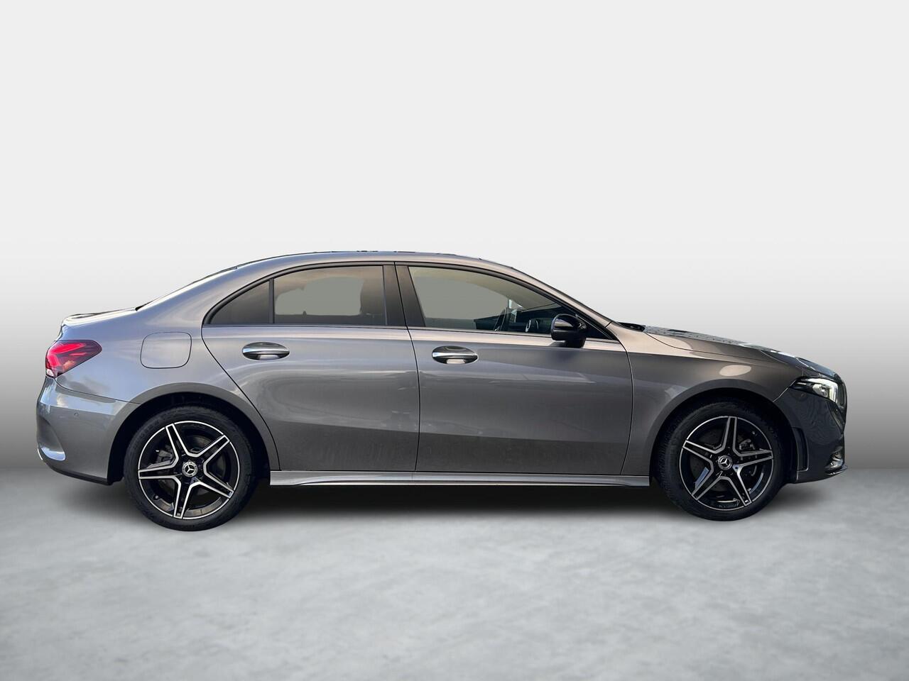 Mercedes-Benz A-KLASSE 250 e AMG Line | Trekhaak | Panoramadak | Head-up display