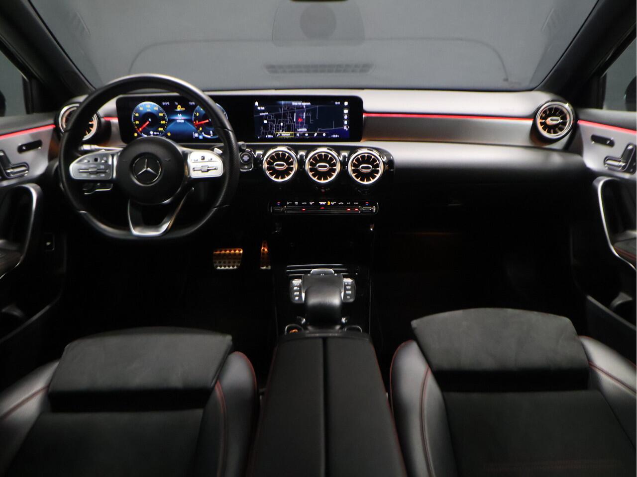 Mercedes-Benz A-KLASSE 200 AMG Sport *WEEKAANBIEDING* [SFEERVERLICHTING, SCHUIFKANTELDAK, CAMERA, PDC 360, MEMORY SEATS, STOELVERWARMING, CRUISE CONTROL, FLIPPERS, NAVIGATIE, NIEUWSTAAT]