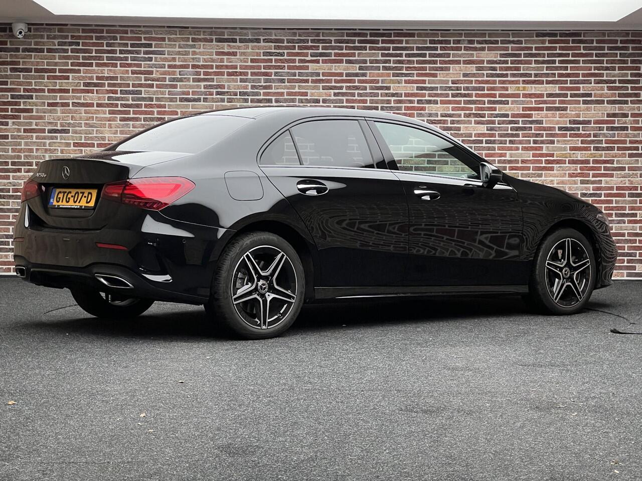 Mercedes-Benz A-KLASSE 250 e AMG Line Panorama Memory Sfeer 360 BTW