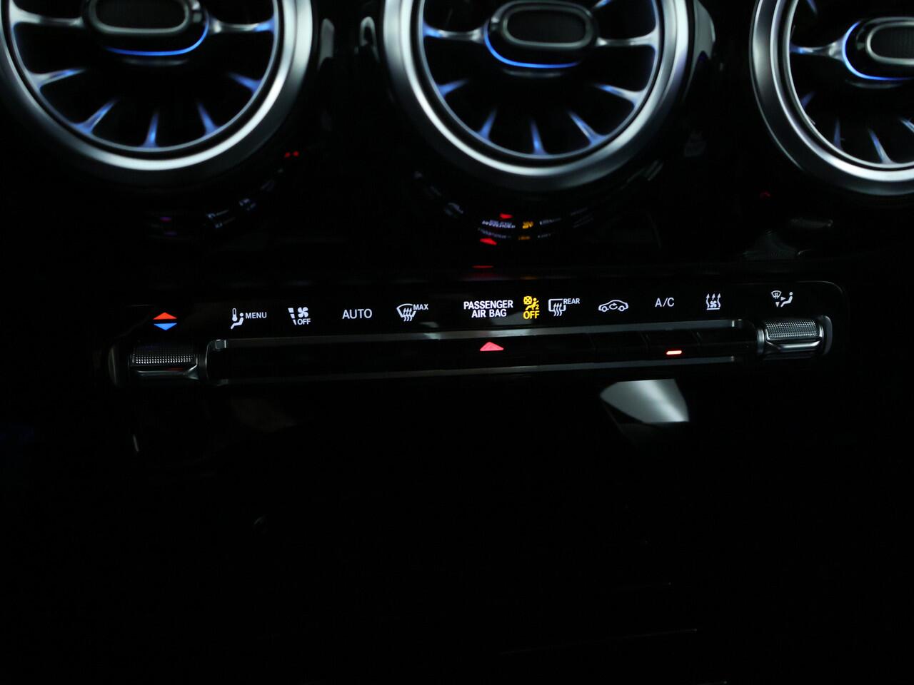 Mercedes-Benz A-KLASSE 250 e Sedan Plug-In Hybride | Progressive Line Advanced Plus | 18 Inch LM velgen | 11 kW Laden | Dodehoek Assist | Stuur en Stoelverwarming | Inclusief 24 maanden MB Certified garantie voor Europa.