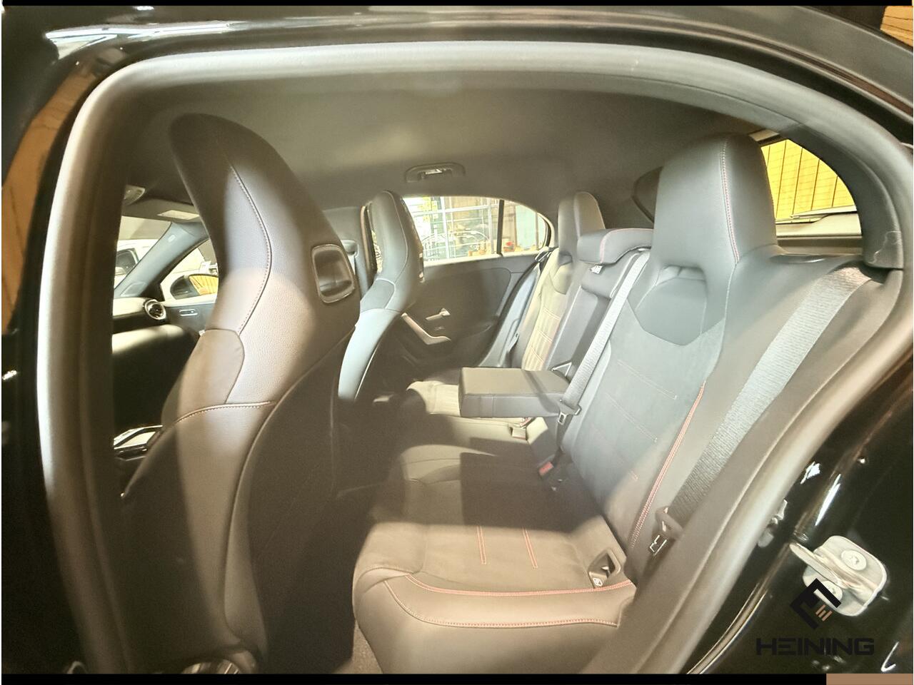 Mercedes-Benz A-KLASSE 180 Star Edition AMG Line. Stoelverwarming. Apple-carplay. Camera Hollandse auto met NAP