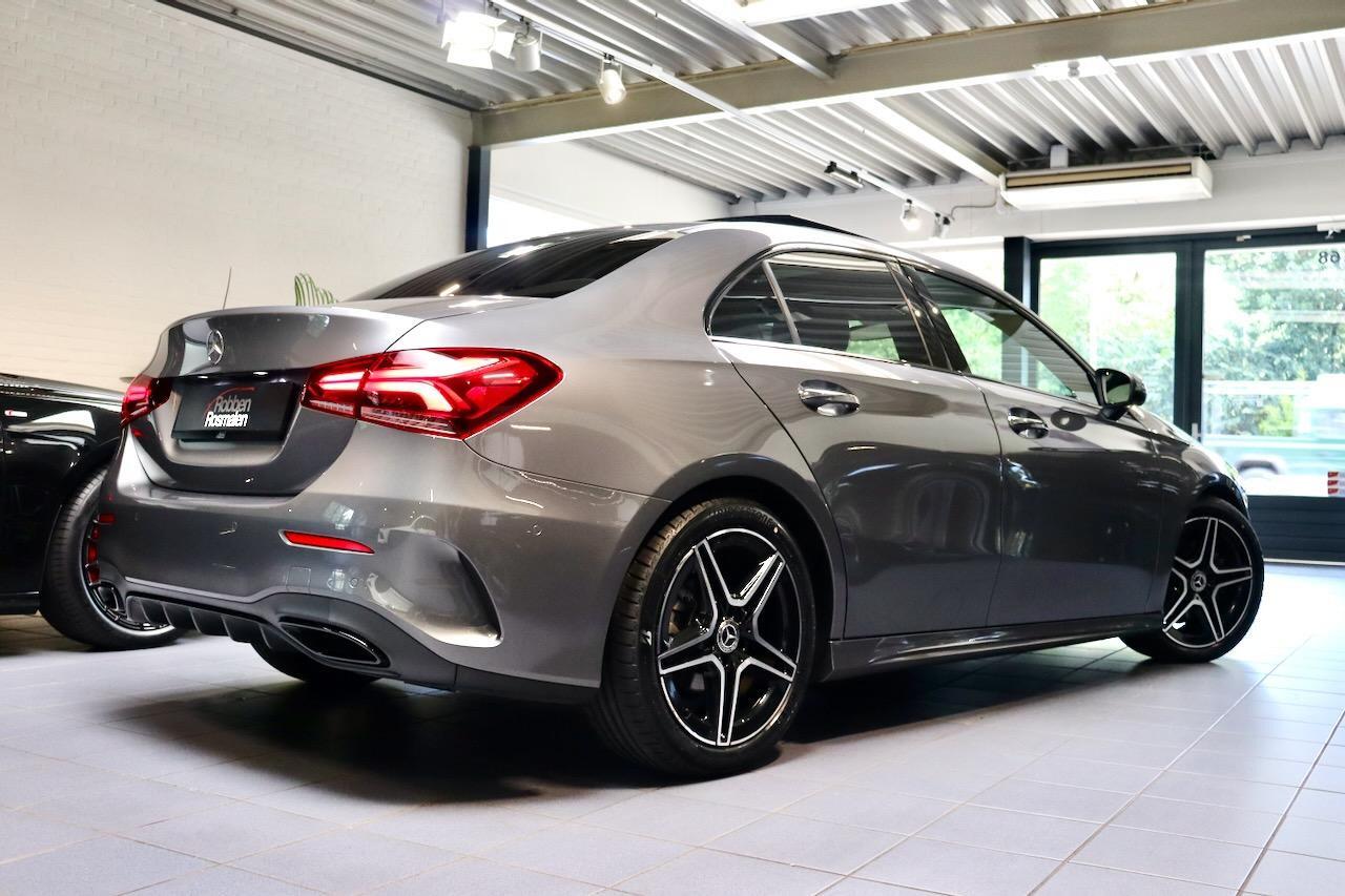 Mercedes-Benz A-KLASSE 180d Premium + AMG|PANO|Sfeer|CAM