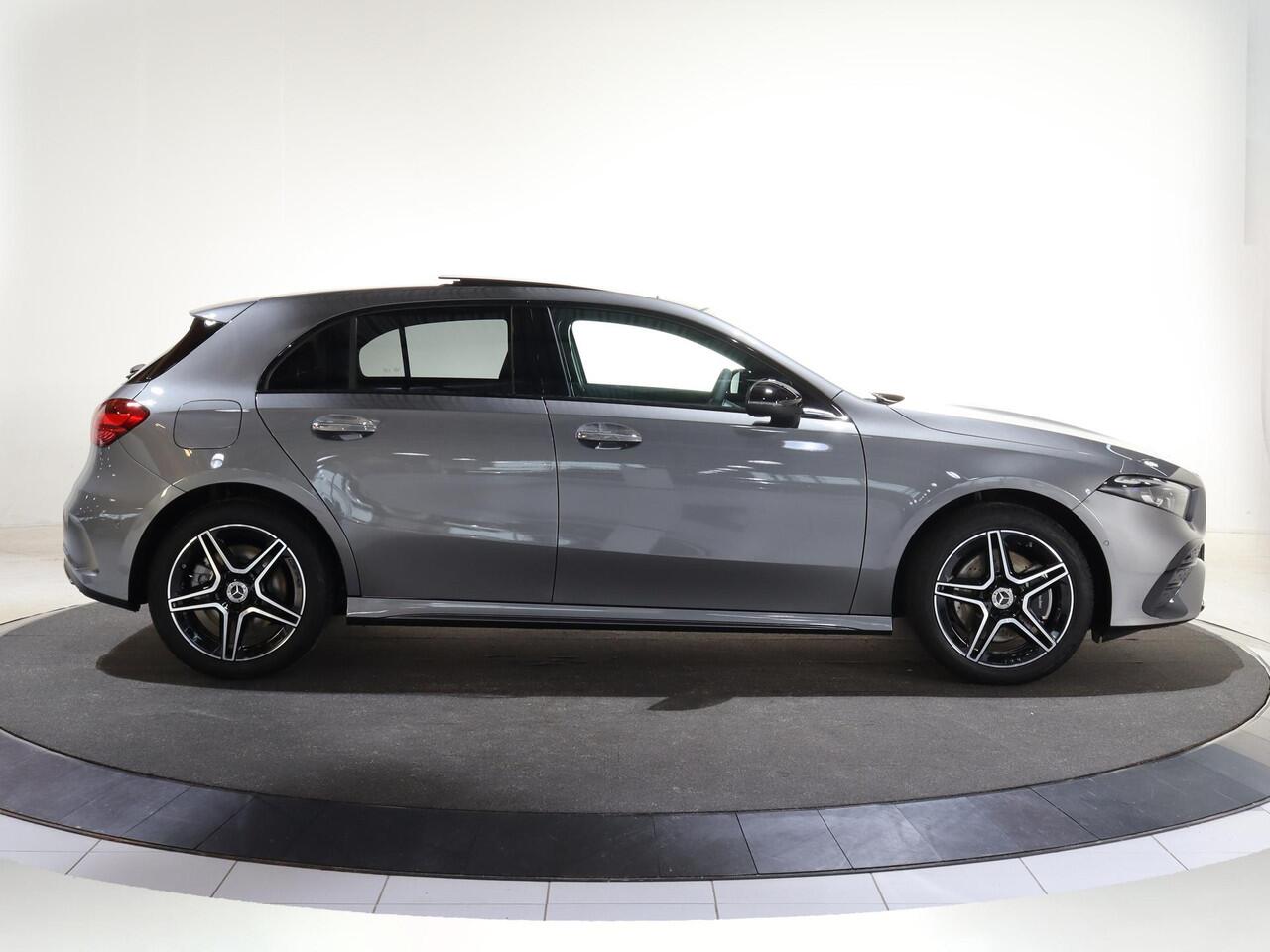 Mercedes-Benz A-KLASSE 250e Business Solution AMG | Panoramaschuifdak | Stoelverwarming | Achteruitrijcamera | MULTIBEAM LED |