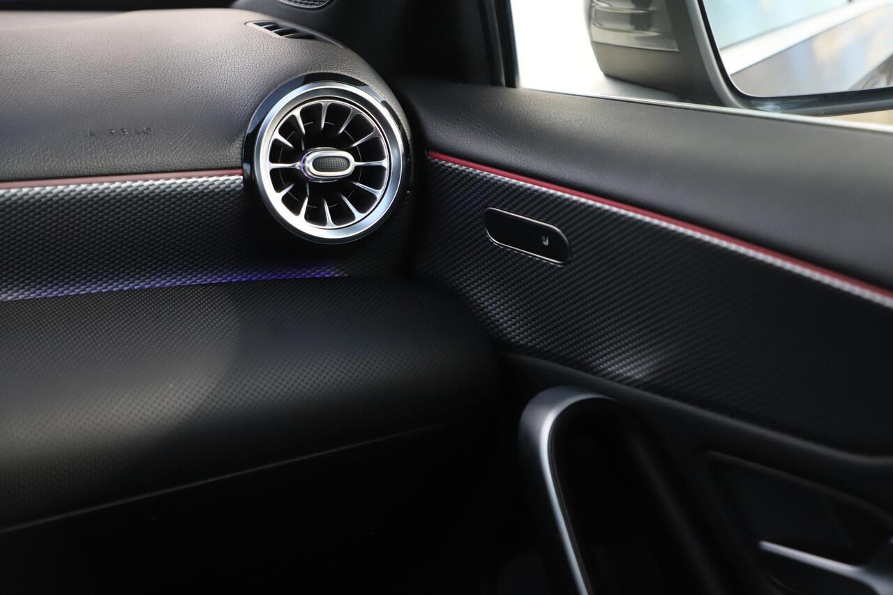 Mercedes-Benz A-KLASSE 160 Business Solution Luxury Lederen Sportstoelen Sfeerverlichting Widescreen 17 inch LMV Navigatie Carplay Achteruitrijcamera Full LED