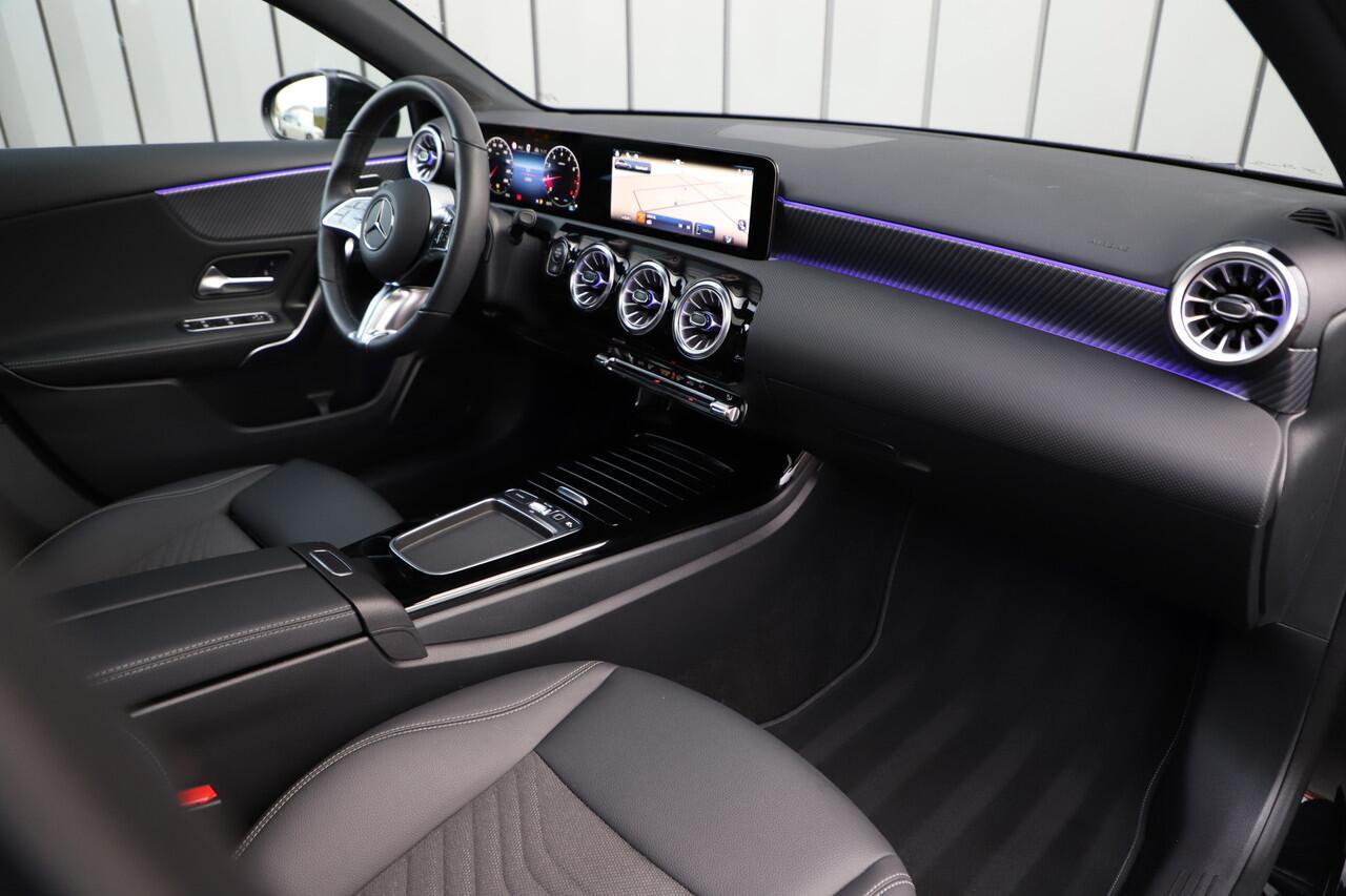 Mercedes-Benz A-KLASSE 200 Luxury Line | 163PK | Pano | Keyless-go | Sfeerverlichting | ACC | Multibeam | Widescreen | 2024.