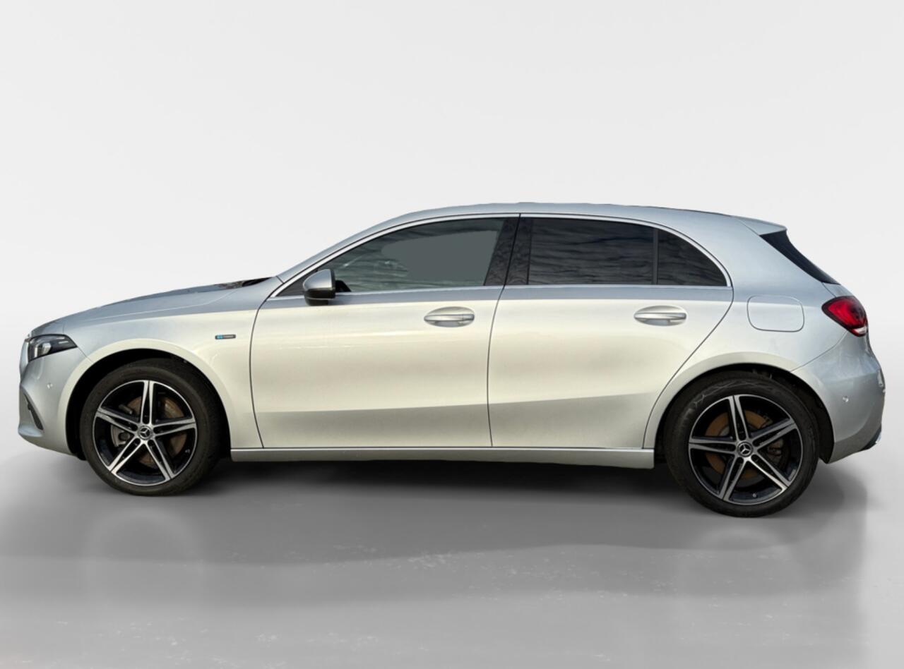Mercedes-Benz A-KLASSE 250 e I LED I Widescreen I Half-leder I Keyless