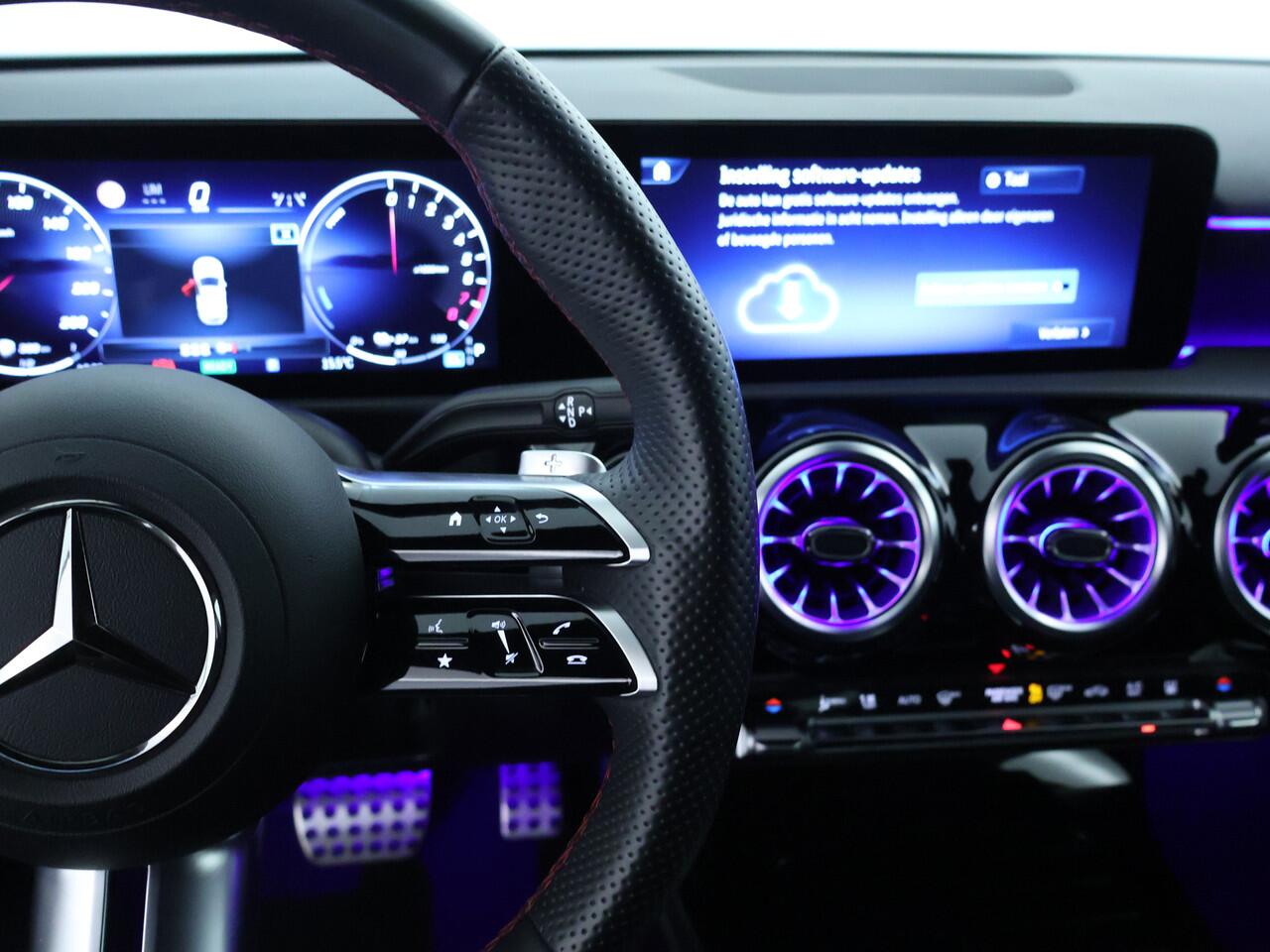 Mercedes-Benz A-KLASSE 250 e Star Edition AMG Line | AMG Line | Sfeerverlichting | Achteruitrijcamera | Apple CarPlay | Inclusief 24 maanden MB Certified garantie voor Europa.