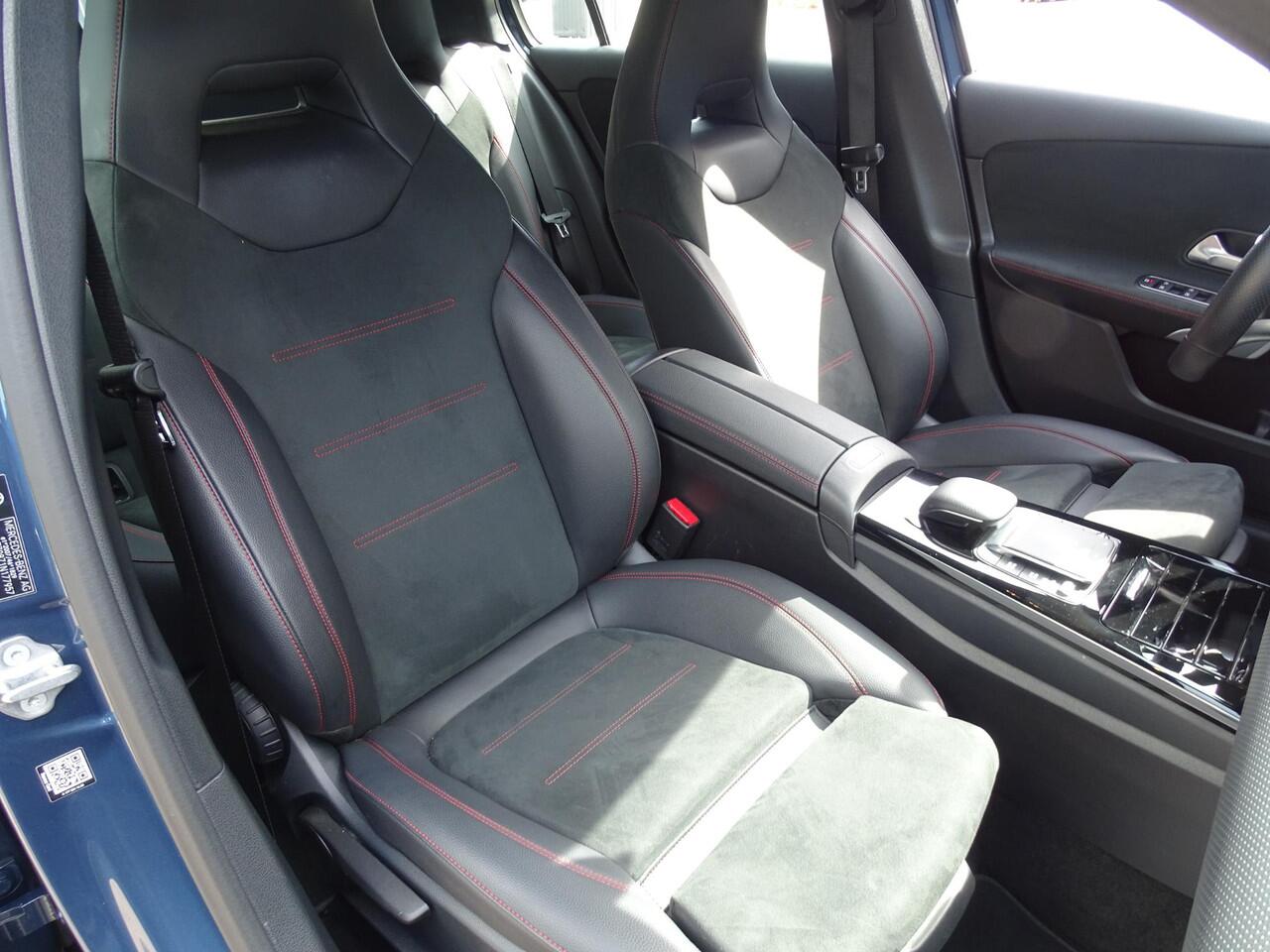 Mercedes-Benz A-KLASSE 200 Premium Plus AMG-LINE ACHTERUITRIJCAMERA | ADAPTIEVE CRUISECONTROL | NAVIGATIE | PARKEERSENSOREN ACHTER | KEYLESS START/ENTRY | LED KOPLAMPEN DAGRIJVERLICHTING | DAB RADIO | LEDER/ALCANTARA