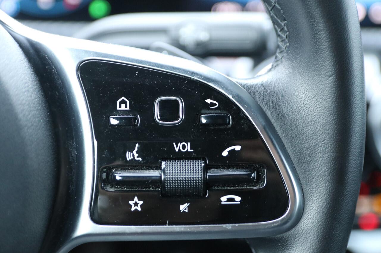 Mercedes-Benz A-KLASSE 180 Business Solution / Navi / Climate / Stoelverwarming