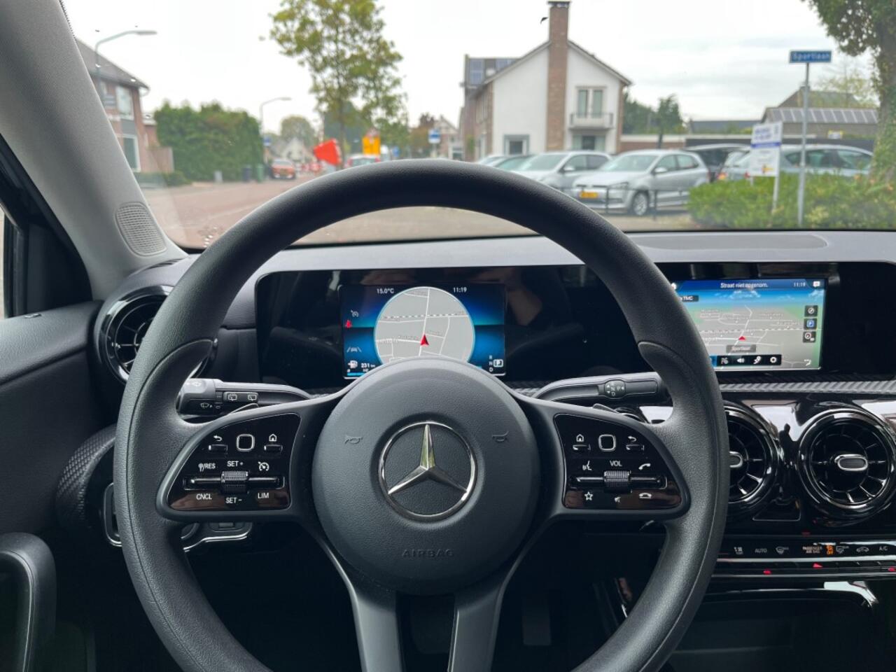 Mercedes-Benz A-KLASSE 180 SOLUTION LUXURY AUTOMAAT / NAVI / CRUISE CTR. / CAMERA