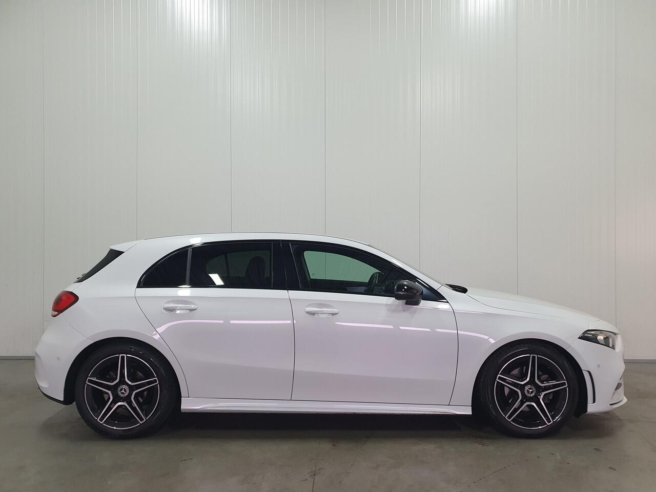 Mercedes-Benz A-KLASSE 180 Business Solution AMG CAMERA/PDC/NAVI/CRUISE/AIRCO/LMV