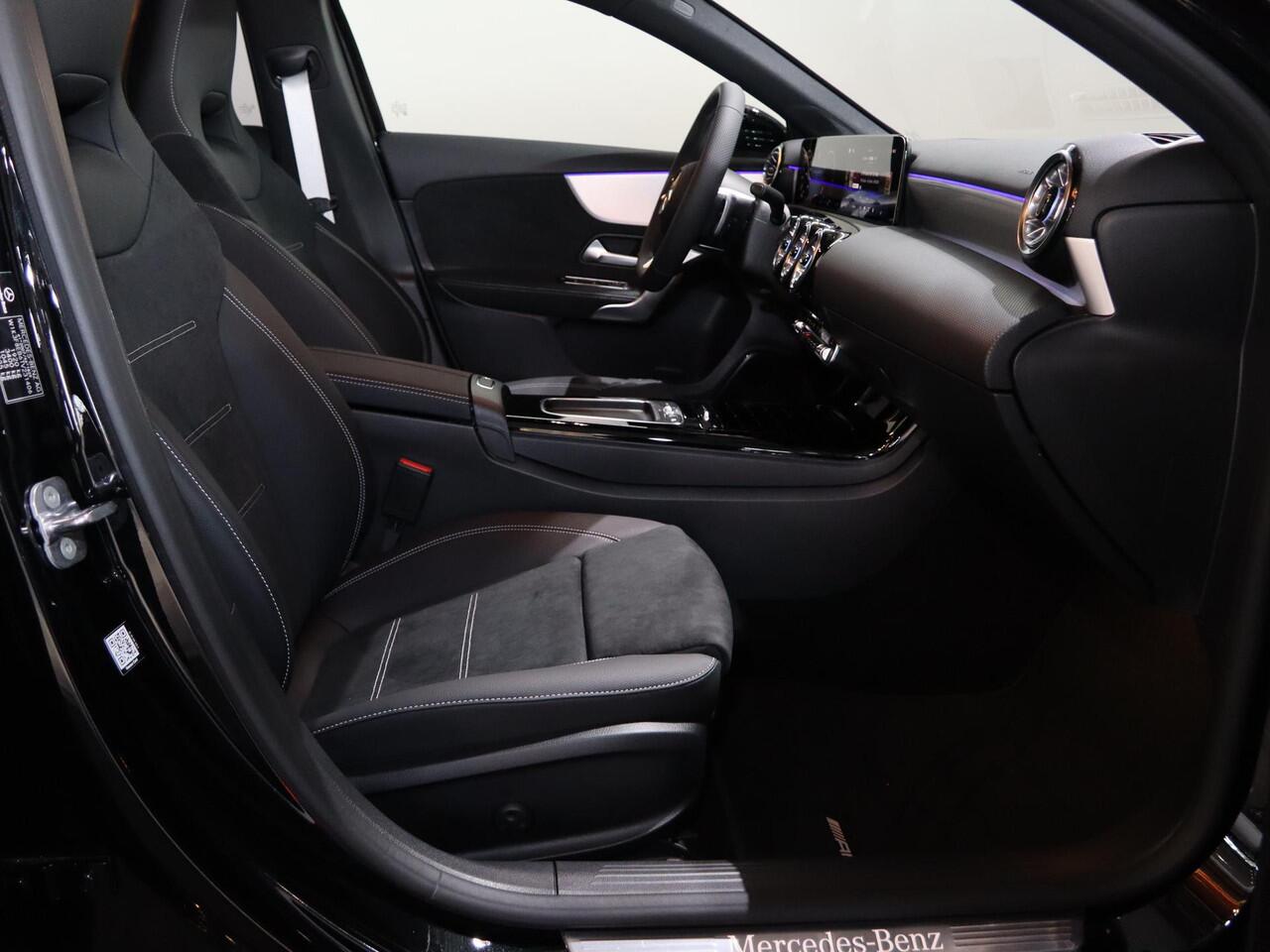 Mercedes-Benz A-KLASSE 180 Business Solution AMG | AMG Line Plus | Nightpakket | Panoramaschuifdak | Head-up display | Stoelverwarming voor| 360° camera | Dodehoekassistent |