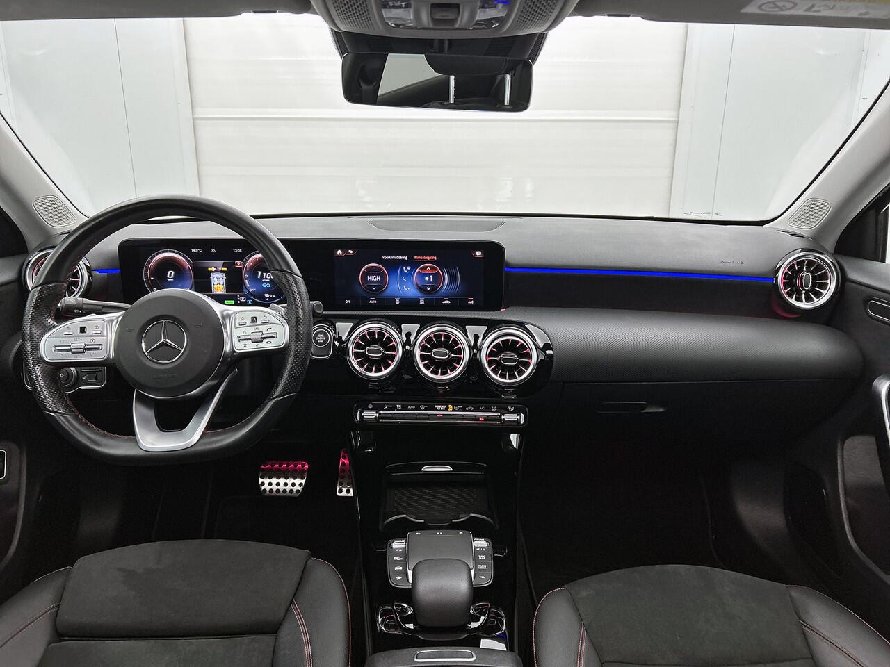 Mercedes-Benz A-KLASSE 250 e Premium Plus | Panoramadak | Achteruitrijcamera | Sfeerverlichting | Apple Carplay | Inclusief 24 maanden MB Certified garantie voor Europa.