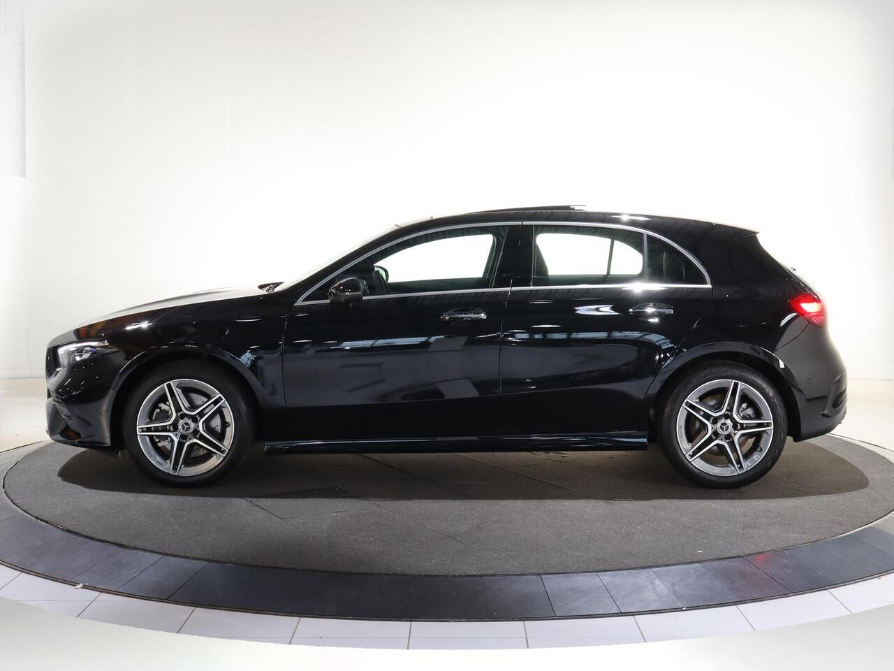 Mercedes-Benz A-KLASSE 250e Business Solution AMG | Panoramaschuifdak | Head-up display | Premium Plus | Stoelverwarming | 360° camera |