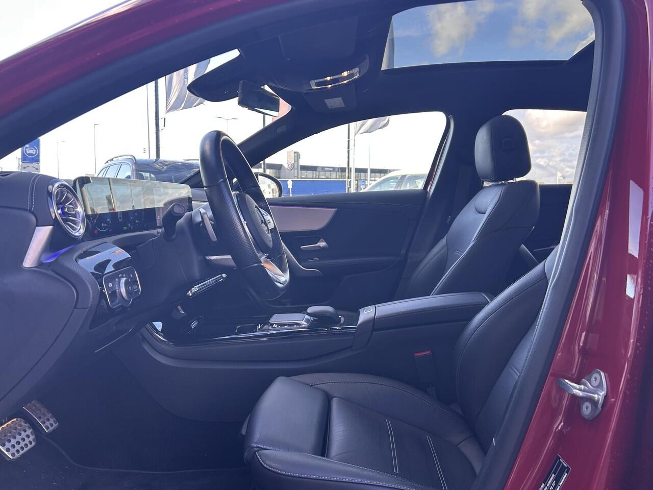 Mercedes-Benz A-KLASSE Limousine 250 e AMG Line | Panoramadak | Stoelverwarming | Cruise Control