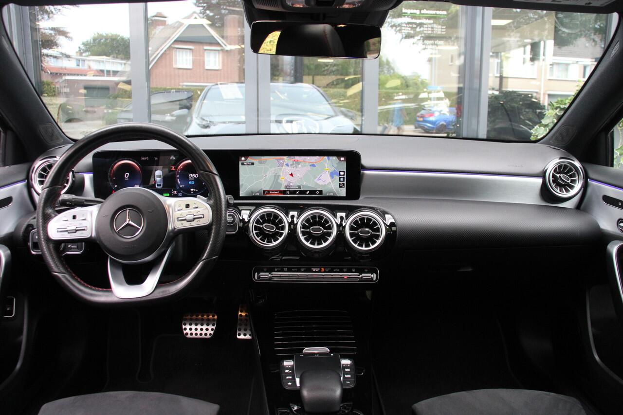 Mercedes-Benz A-KLASSE 250 e Business Solution AMG Limited Night Pakket/Navi/Camera/Keyless/Memory/Panoramadak/sfeerverlichting/H-leder/19Inch