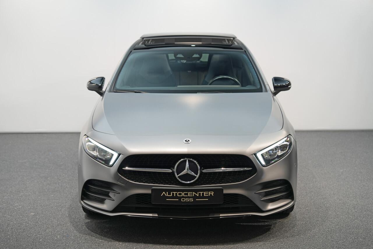 Mercedes-Benz A-KLASSE 250 e AMG MATGRIJS ? PANO ? CAMERA ? 19" ? NIGHT ? SFEER ? MBUX-HIGH END