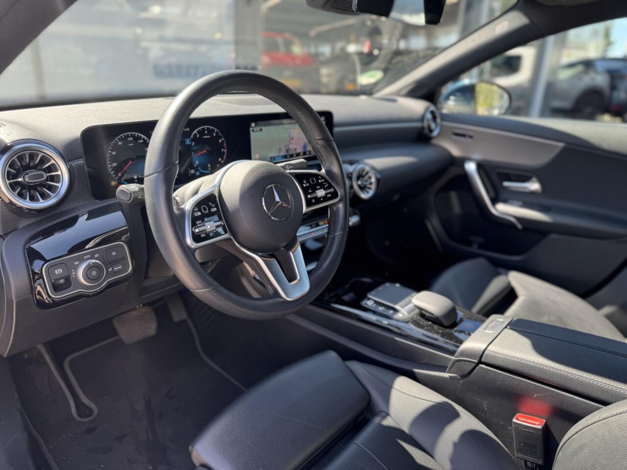 Mercedes-Benz A-KLASSE 180 Business solution Luxury | Leer | Adapt. Cruise