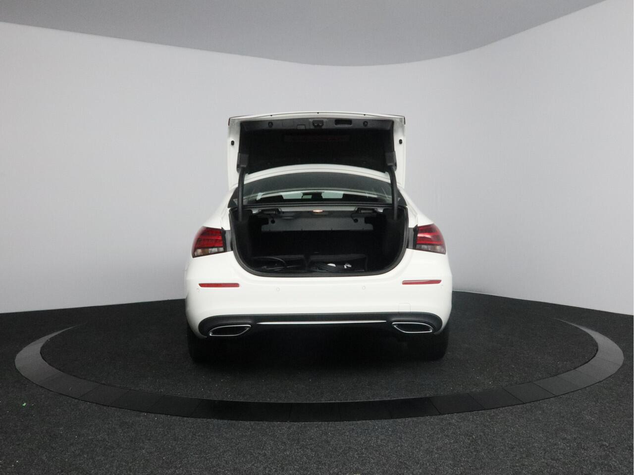 Mercedes-Benz A-KLASSE 250 e Luxury Line | Stoel verwarmd | Navigatie |