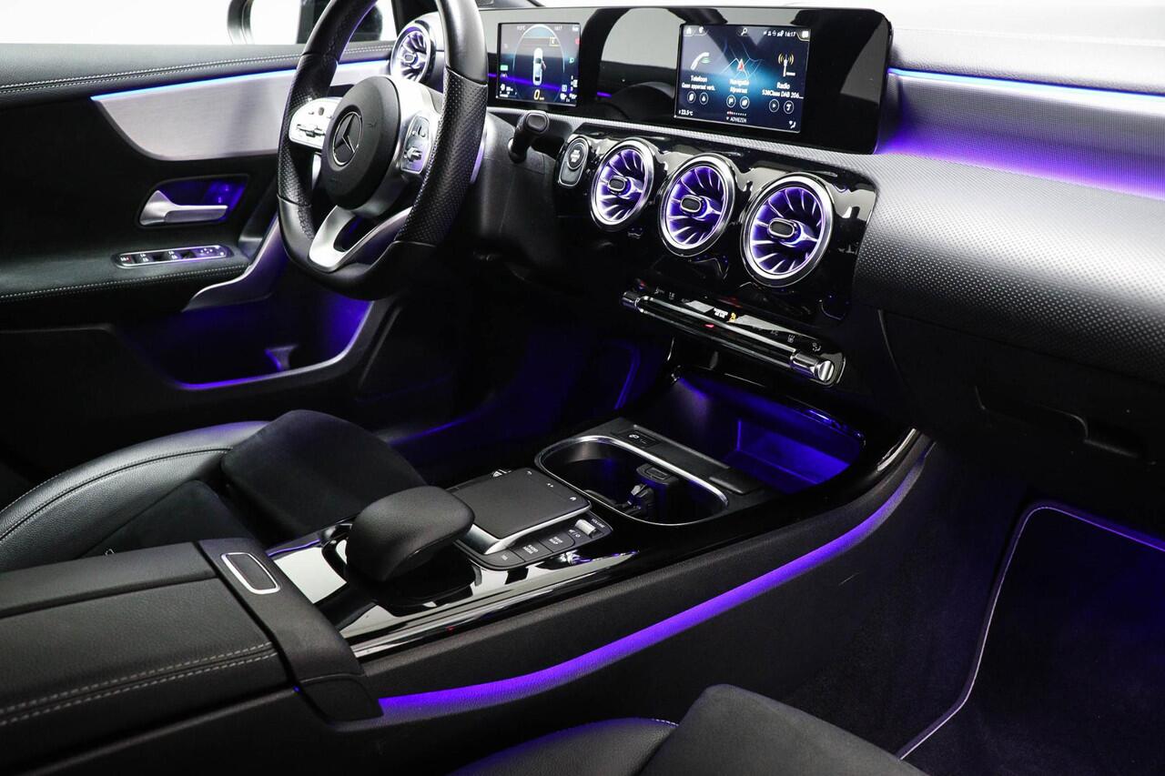Mercedes-Benz A-KLASSE 250 e Premium Plus | SFEERVERLICHTING | DAB | APPLE | 18" | AMG |