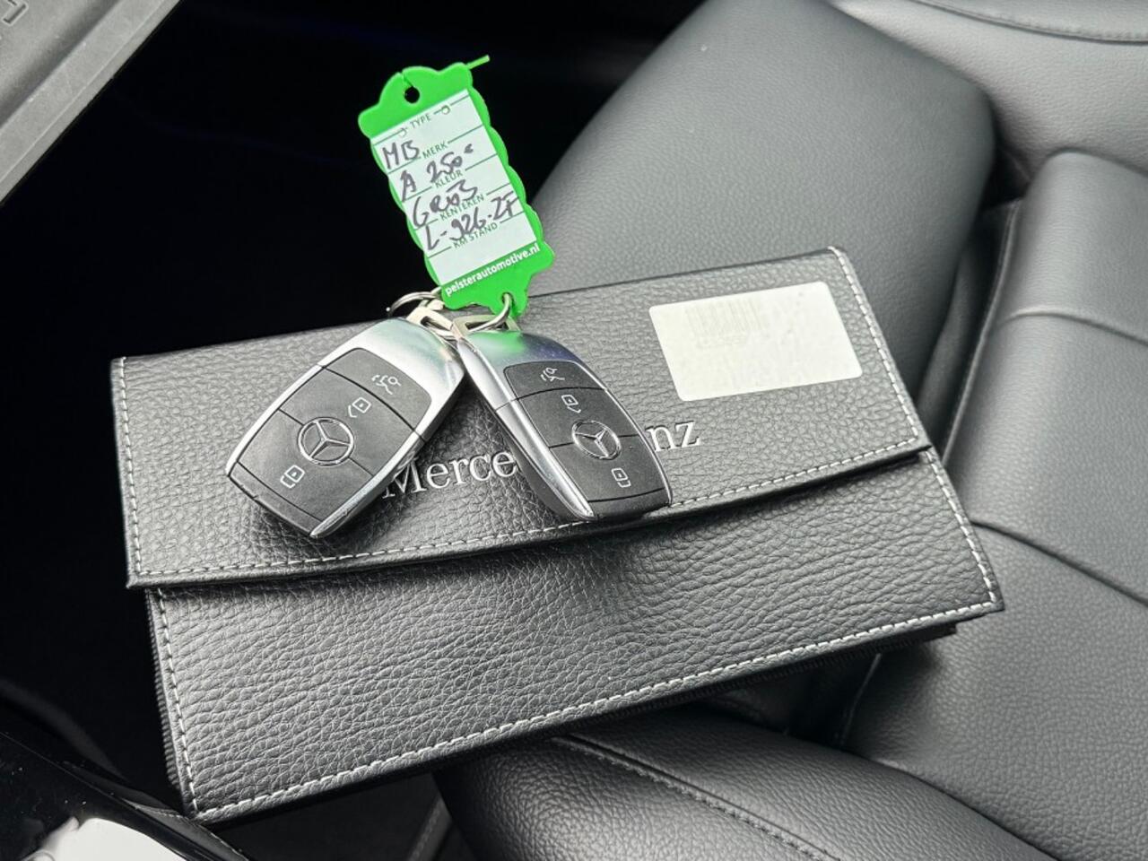 Mercedes-Benz A-KLASSE 250 e Bns Sol Luxury Lim ecc,widescreen,zwartleer,lmv,navi,led,pdc