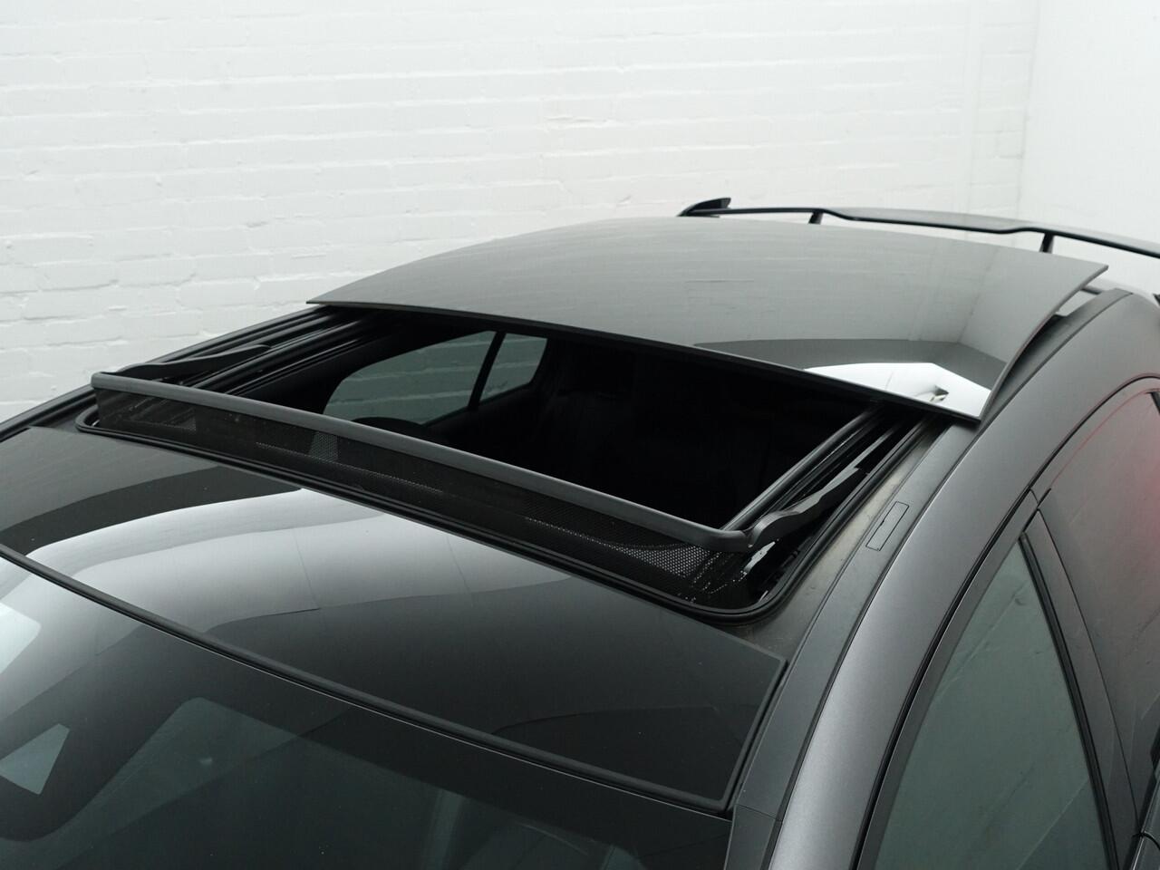 Mercedes-Benz A-KLASSE AMG Street Style Edition Aut- Panoramadak, Aero Package, Xenon Led, Alcantara Sport Interieur