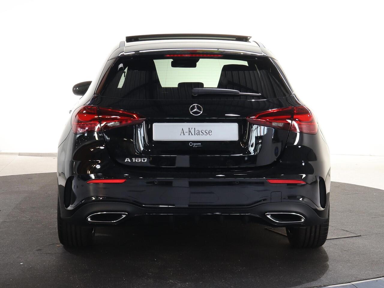 Mercedes-Benz A-KLASSE 180 Business Solution AMG | Panoramaschuifdak | Premium plus | Head-Up | Stoelverwarming | Achteruitrijcamera | MULTIBEAM LED |