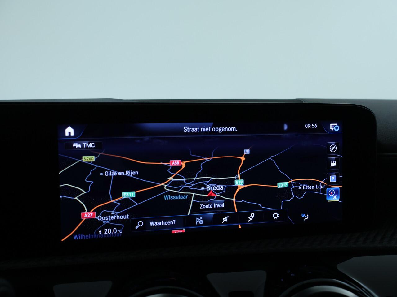 Mercedes-Benz A-KLASSE 200 Business Line | Panorama Schuif/Kanteldak | Parkeersensoren + camera achter | Comfortstoelen Lederlook i.c.m Stoelverwarming | DAB + Apple CarPlay | Inclusief 24 maanden MB Certified garantie voor Europa.