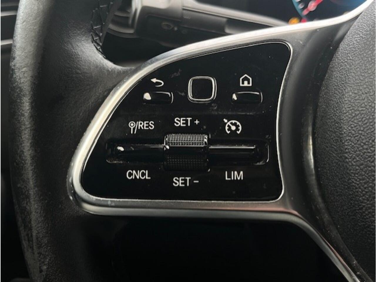 Mercedes-Benz A-KLASSE 180 Business Solution