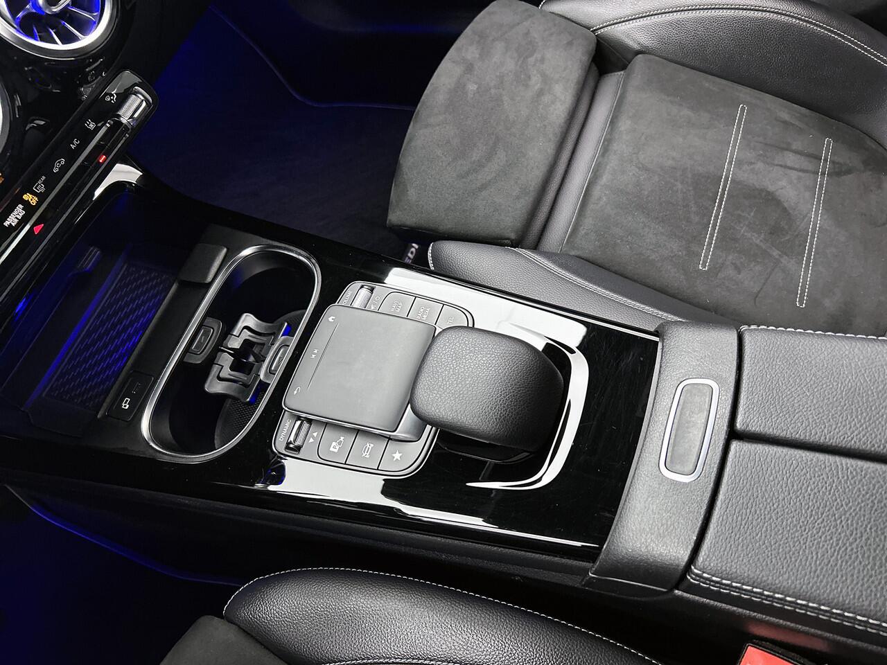 Mercedes-Benz A-KLASSE 250 e Business Solution AMG Limited 5 Spaaks lichten metalen | MBUX wide screen | Navigatie | Parking support met camera achter | Inclusief 24 maanden MB Certified garantie voor Europa.