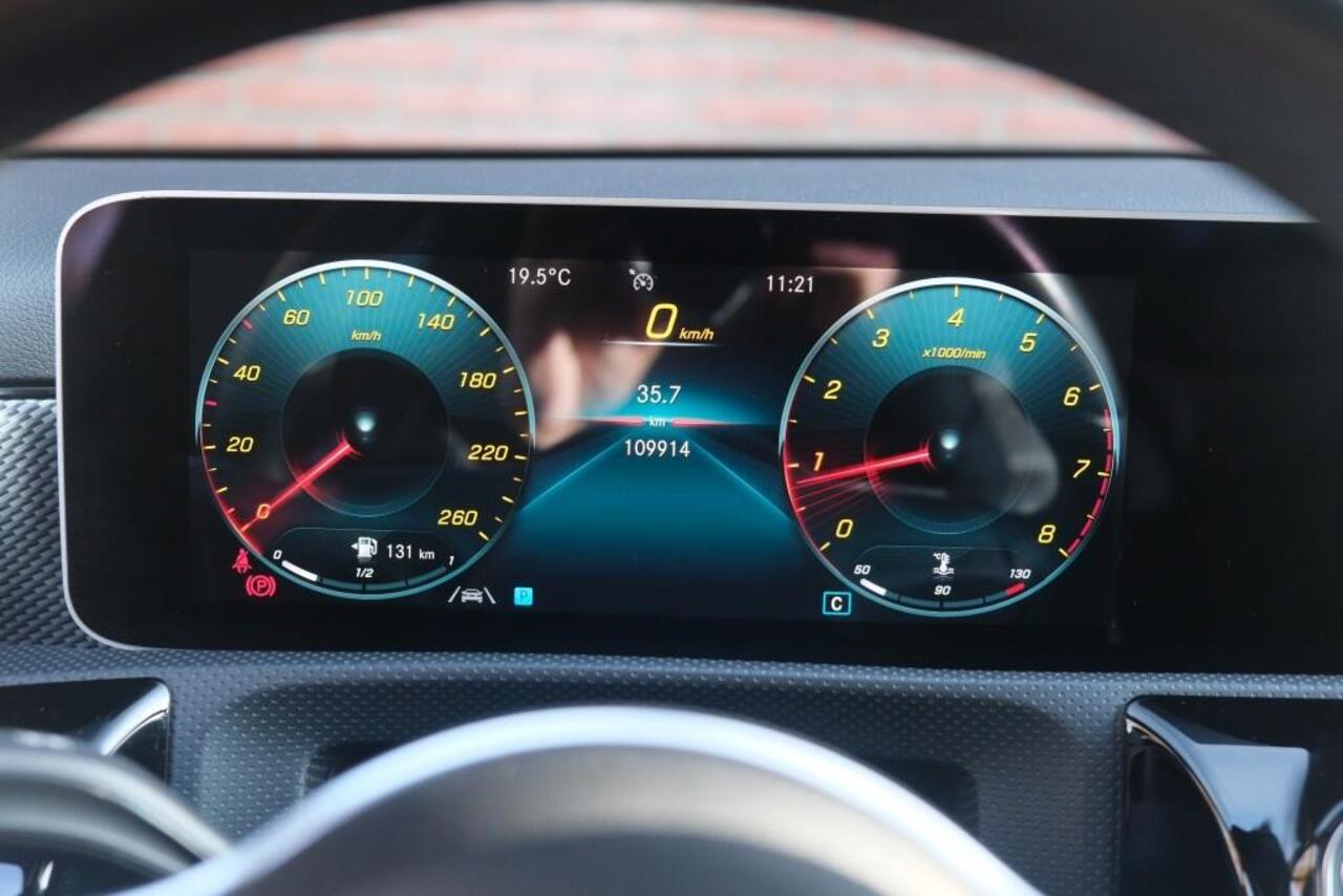 Mercedes-Benz A-KLASSE 180 136pk Business Solution | Widescreen | Climate | Cruise | Camera | Stoelverwarming | PDC