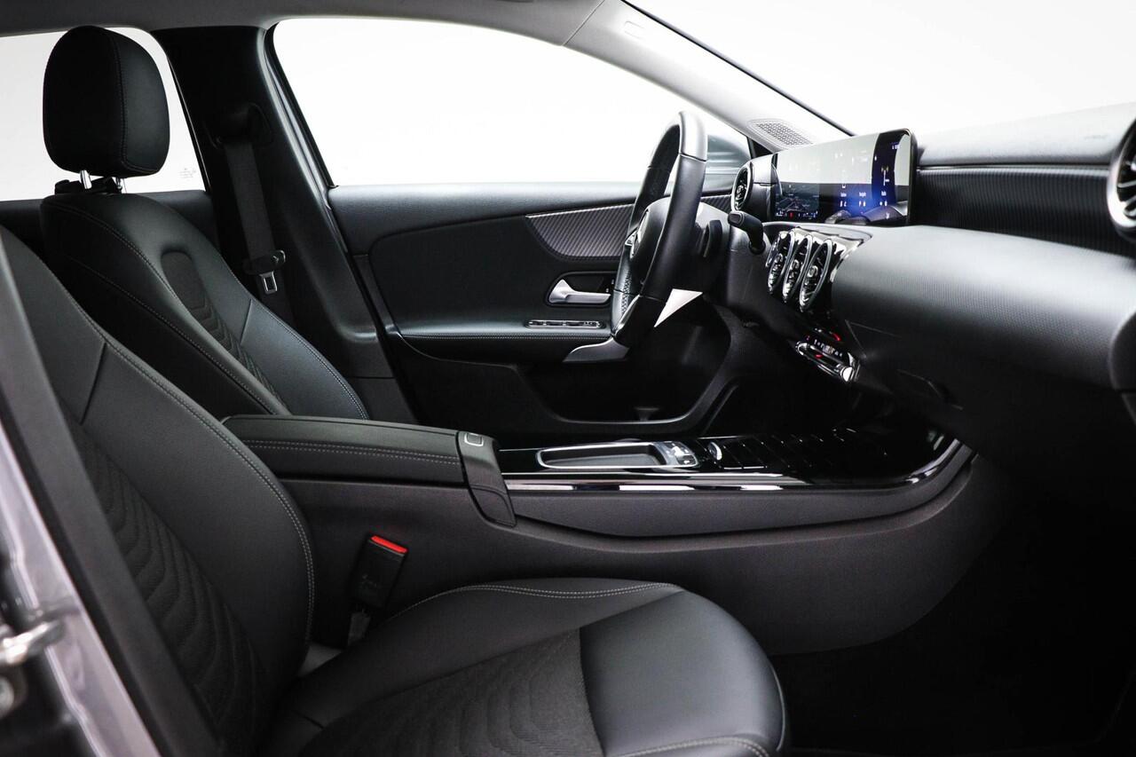 Mercedes-Benz A-KLASSE 180 Business Line | WIDESCREEN | DAB | APPLE | STUURVERWARMING | CAMERA