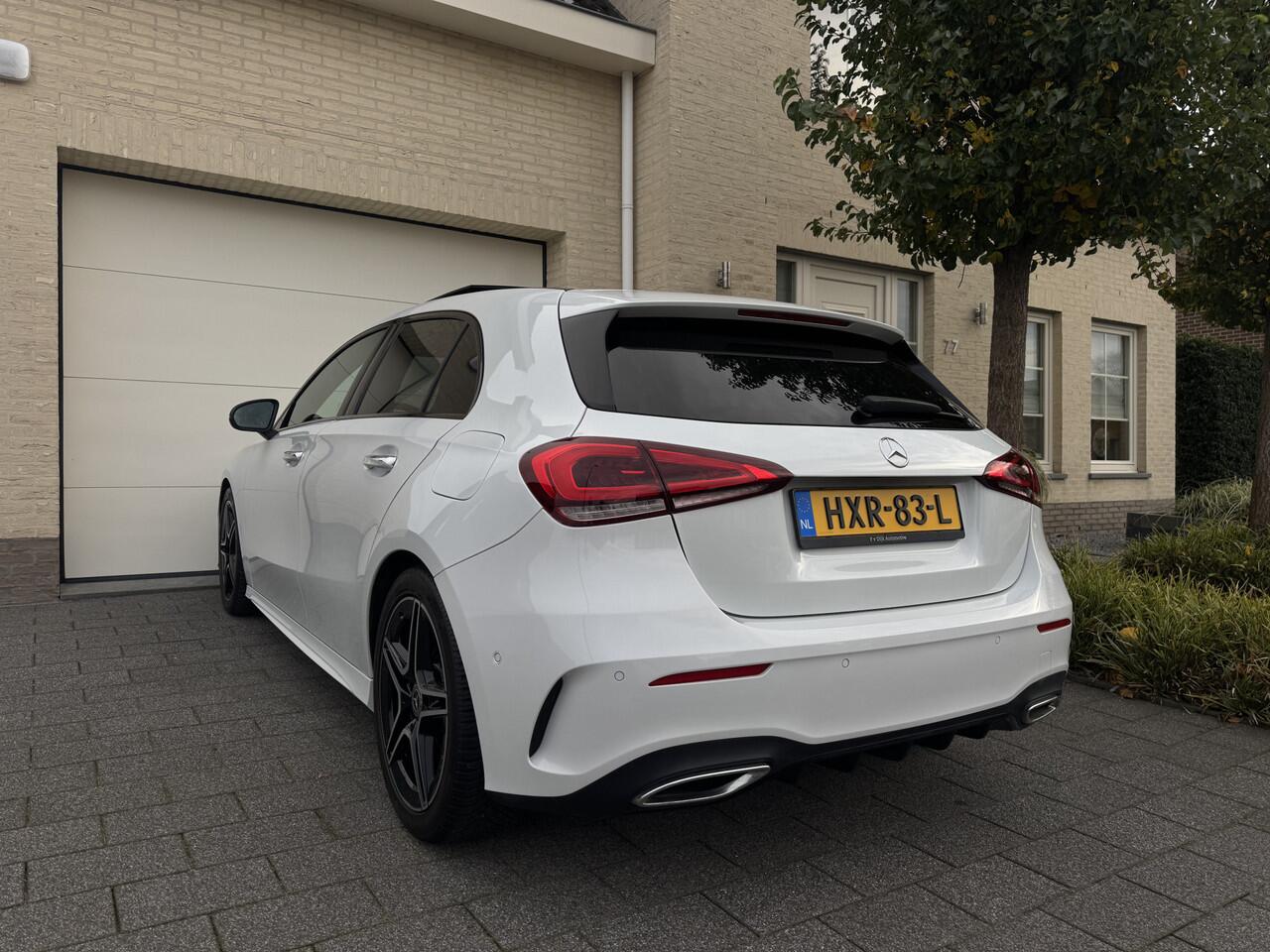 Mercedes-Benz A-KLASSE 180 AMG Aut Panoramadak Nightpakket Widescreen SfeerVerlichting Keyless SportLeder Led Camera Pdc